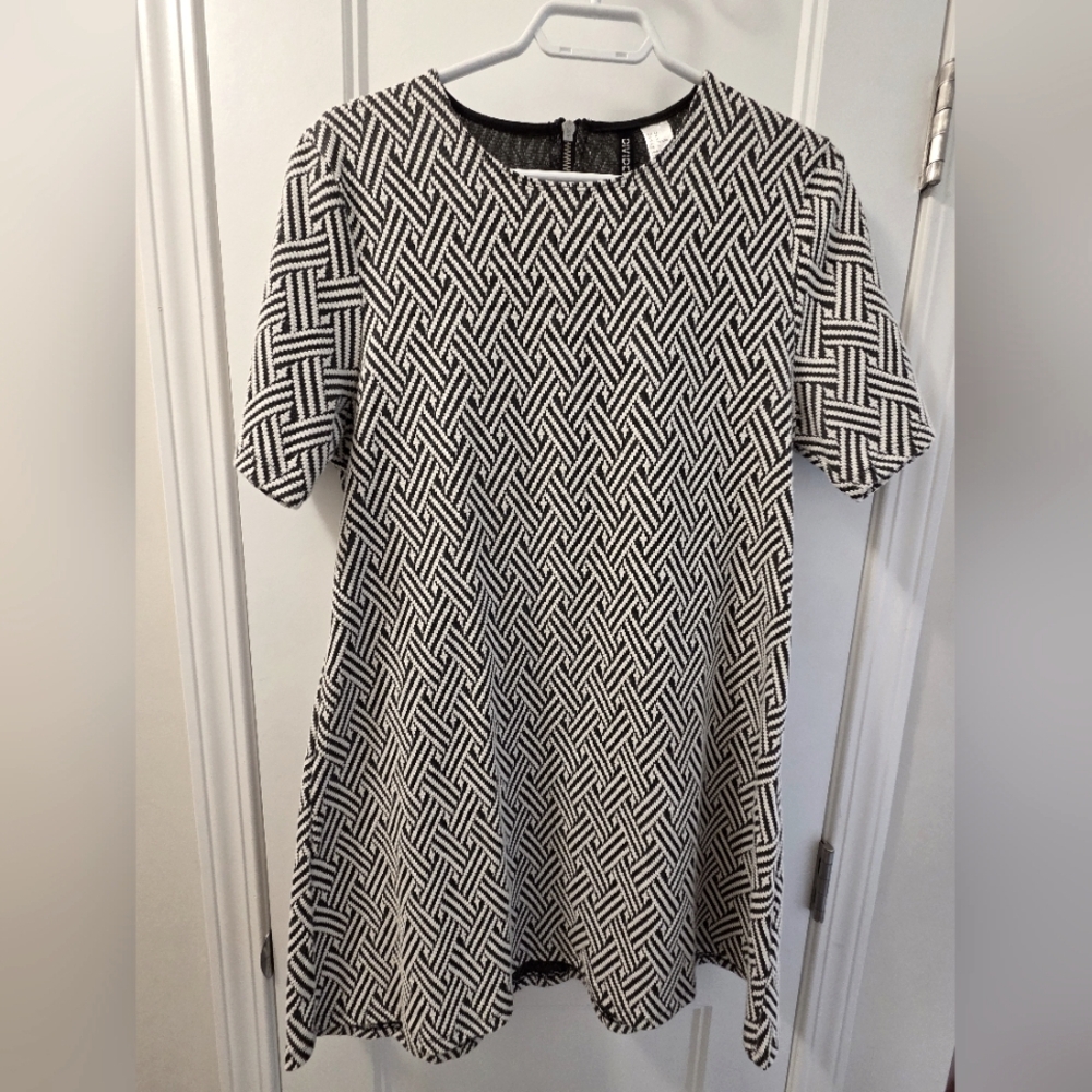H&M Black and White Geometric Dress